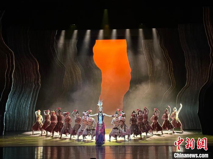 圖為舞劇《河湟》現(xiàn)場(chǎng)?！⒀?　攝
