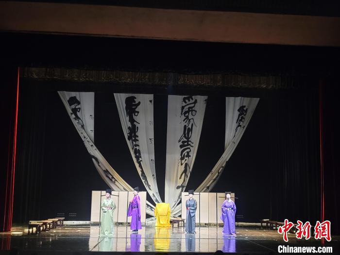 大型原創(chuàng)歷史舞臺劇《大儒張載》公演。　阿琳娜 攝