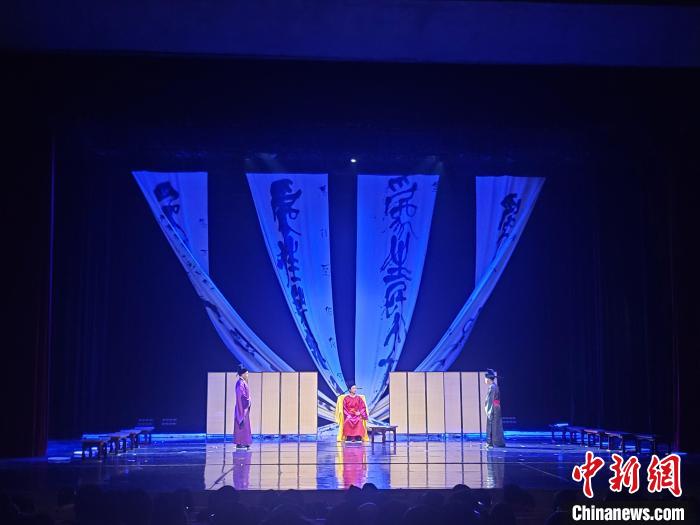 大型原創(chuàng)歷史舞臺劇《大儒張載》公演。　阿琳娜 攝
