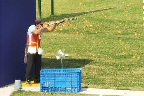 中国队夺得杭州亚运会射击男子双向飞碟团体金牌