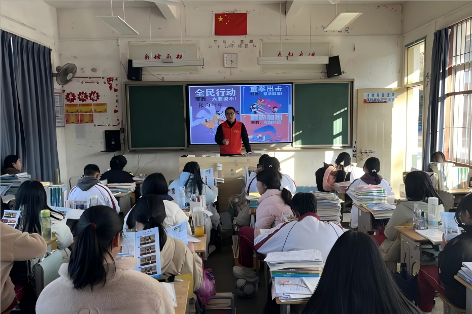 福建长汀：上好假前“最后一堂课” 系好反邪“思想安全带”