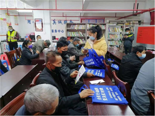 （標題加上“廣西”字樣）龍州縣：多角度開展反邪教宣傳工作1046